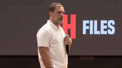 राहुल गांधी को 272 दिग्गजों का खुला पत्र: जज, अफ़सर और राजदूतों ने क्या उठाए सवाल? राहुल गांधी को 272 दिग्गजों का खुला पत्र: जज, अफ़सर और राजदूतों ने क्या उठाए सवाल?