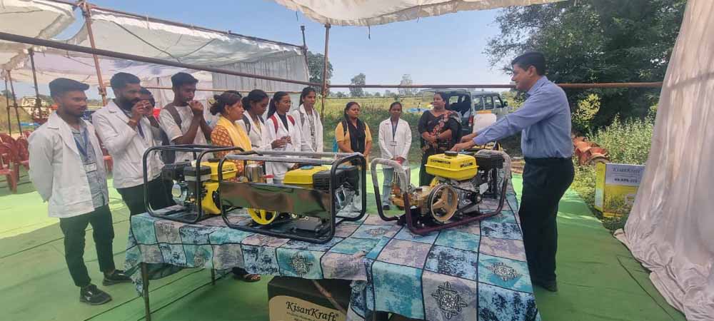 छत्तीसगढ़ के गांव तेन्दुवाही, महासमुंद में किसानों के लिए सूखे सीधी बुआई धान पर गोष्ठी आयोजित छत्तीसगढ़ के गांव तेन्दुवाही, महासमुंद में किसानों के लिए सूखे सीधी बुआई धान पर गोष्ठी आयोजित