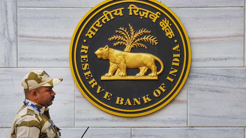 महंगाई में गिरावट के बीच RBI दिसंबर में ब्याज दरों में कटौती कर सकता है: अर्थशास्त्री महंगाई में गिरावट के बीच RBI दिसंबर में ब्याज दरों में कटौती कर सकता है: अर्थशास्त्री