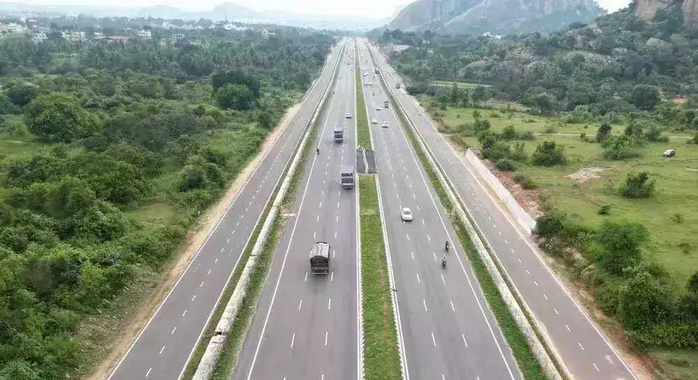 स्टेट हाईवे होगा फोरलेन, डीपीआर तैयार; शिवराज सिंह चौहान ने सीएम से मरम्मत की मांग की स्टेट हाईवे होगा फोरलेन, डीपीआर तैयार; शिवराज सिंह चौहान ने सीएम से मरम्मत की मांग की