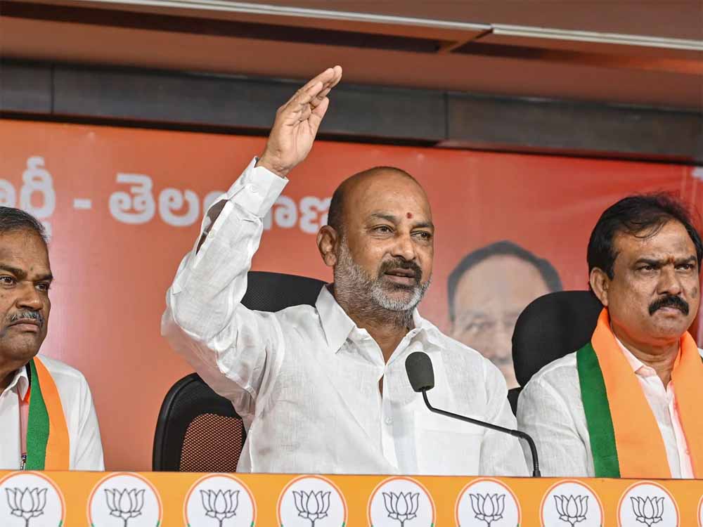 गांवों में बड़ा वादा: BJP समर्थित प्रतिनिधि को चुनने पर 10 लाख रुपये देने की घोषणा!