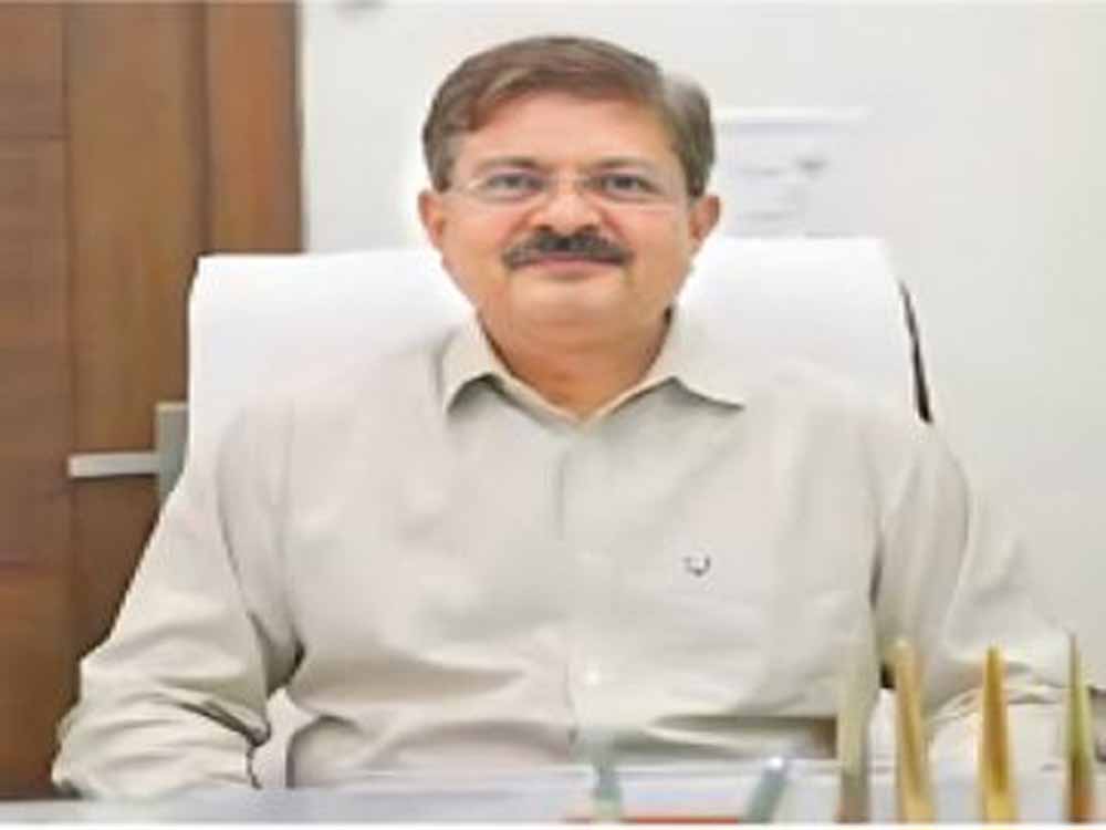 सीईओ संजीव कुमार झा ने मतदाताओं को किया साइबर फ्राड से सचेत सीईओ संजीव कुमार झा ने मतदाताओं को किया साइबर फ्राड से सचेत