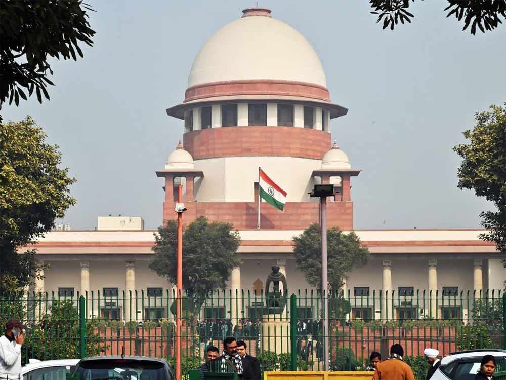 सुप्रीम कोर्ट की कड़ी फटकार: मामूली गलती पर 28 दिन की जेल, अफसरों पर भारी नाराज़गी