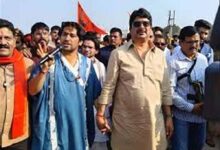 धीरेंद्र शास्त्री से मिले ‘राजा भैया’, गूँजे जयघोष—अगले पड़ाव को निकली सनातन एकता पदयात्रा