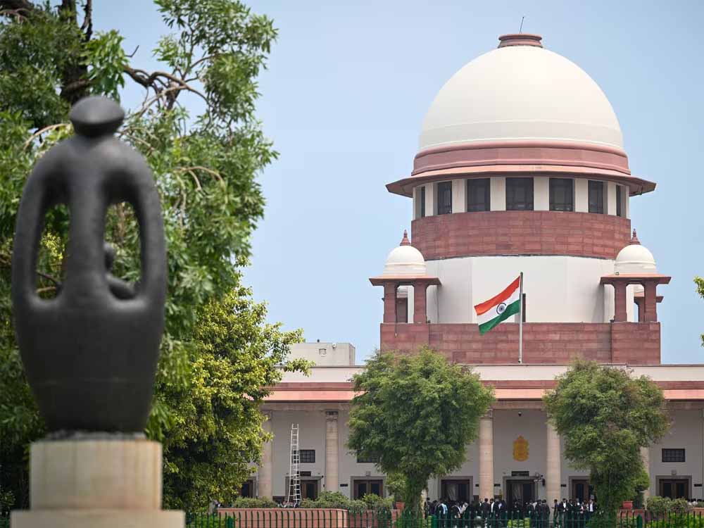 इस्कॉन मंदिर विवाद पर सुप्रीम कोर्ट का फैसला: मुंबई vs बेंगलुरु केस में किसको मिली जीत? इस्कॉन मंदिर विवाद पर सुप्रीम कोर्ट का फैसला: मुंबई vs बेंगलुरु केस में किसको मिली जीत?