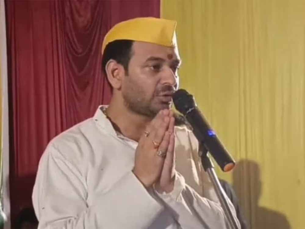 तेज प्रताप का छलका दर्द: ‘जयचंदों’ ने किया बेदखल, अब जनता पर भरोसा तेज प्रताप का छलका दर्द: ‘जयचंदों’ ने किया बेदखल, अब जनता पर भरोसा