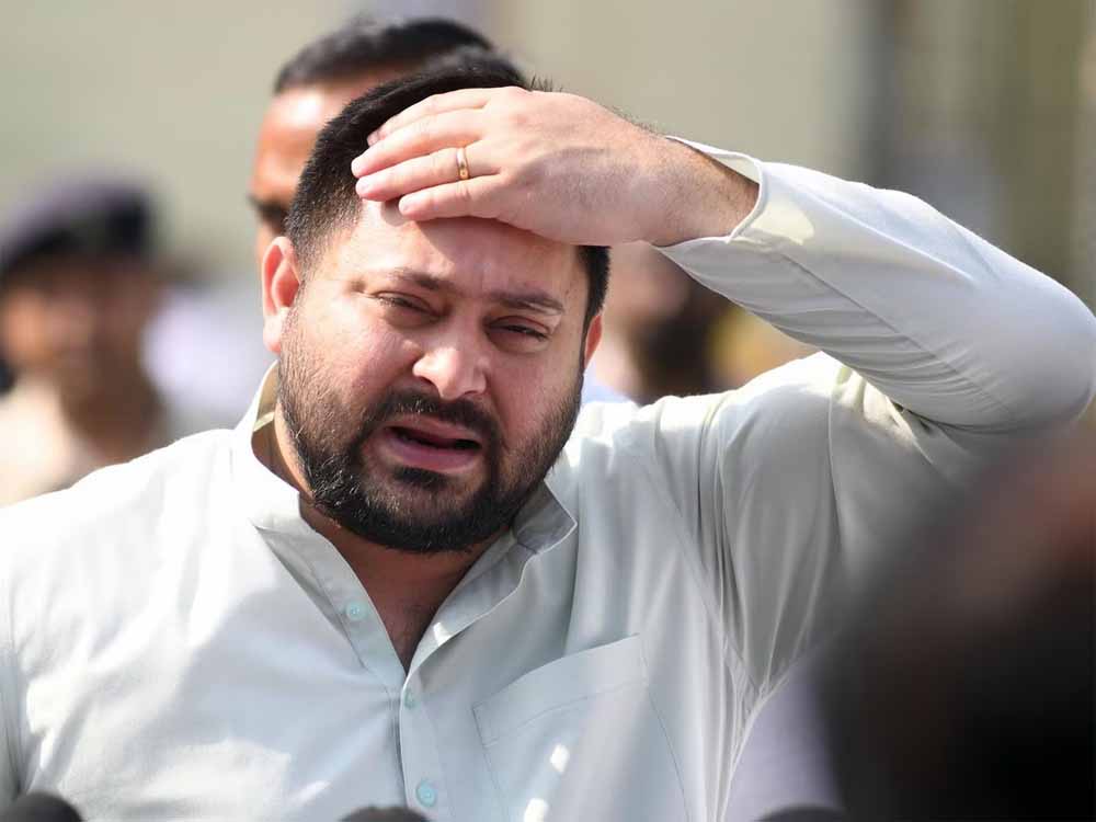 मेरी जगह किसी और को चुन लें— मीटिंग में भावुक हुए तेजस्वी यादव, लगाया बड़ा बयान मेरी जगह किसी और को चुन लें— मीटिंग में भावुक हुए तेजस्वी यादव, लगाया बड़ा बयान