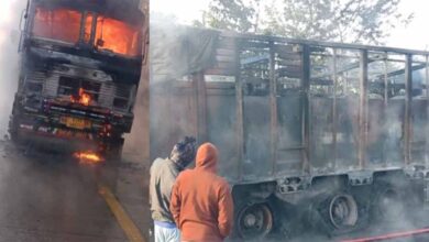 मंडला में बड़ा हादसा: अंजनिया बायपास पर ट्रक का टायर फटा, आग और धमाके से मचा हड़कंप मंडला में बड़ा हादसा: अंजनिया बायपास पर ट्रक का टायर फटा, आग और धमाके से मचा हड़कंप