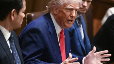 हमास की कैद से रिहा यहूदियों से मिले ट्रंप, सम्मान स्वरूप दी खास निशानी