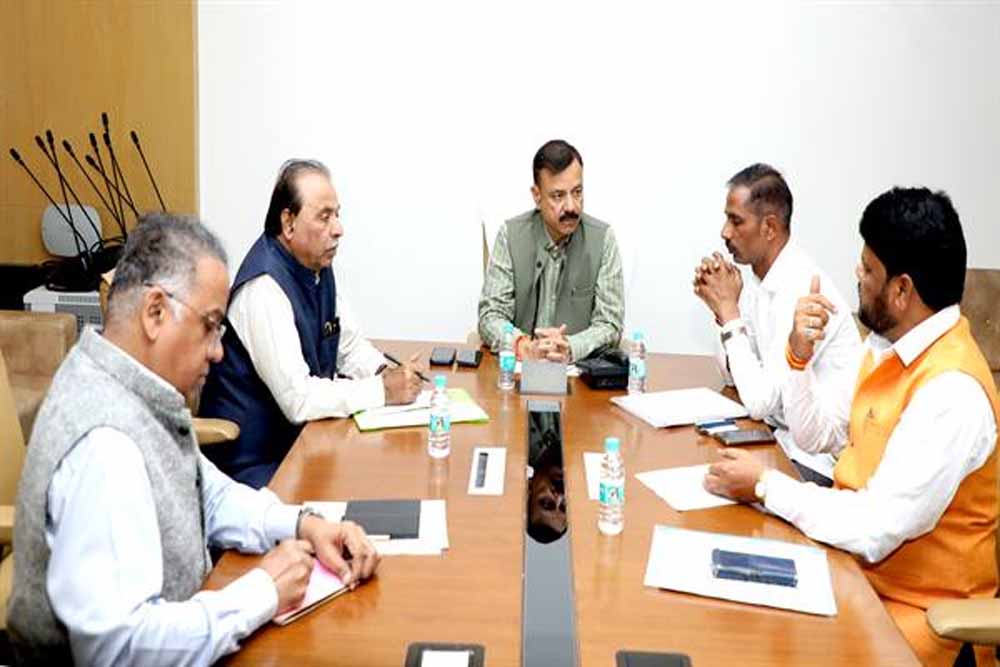 शासकीय शिक्षकों की सेवा संबंधी समस्याओं के निराकरण के लिये लगेंगे शिविर