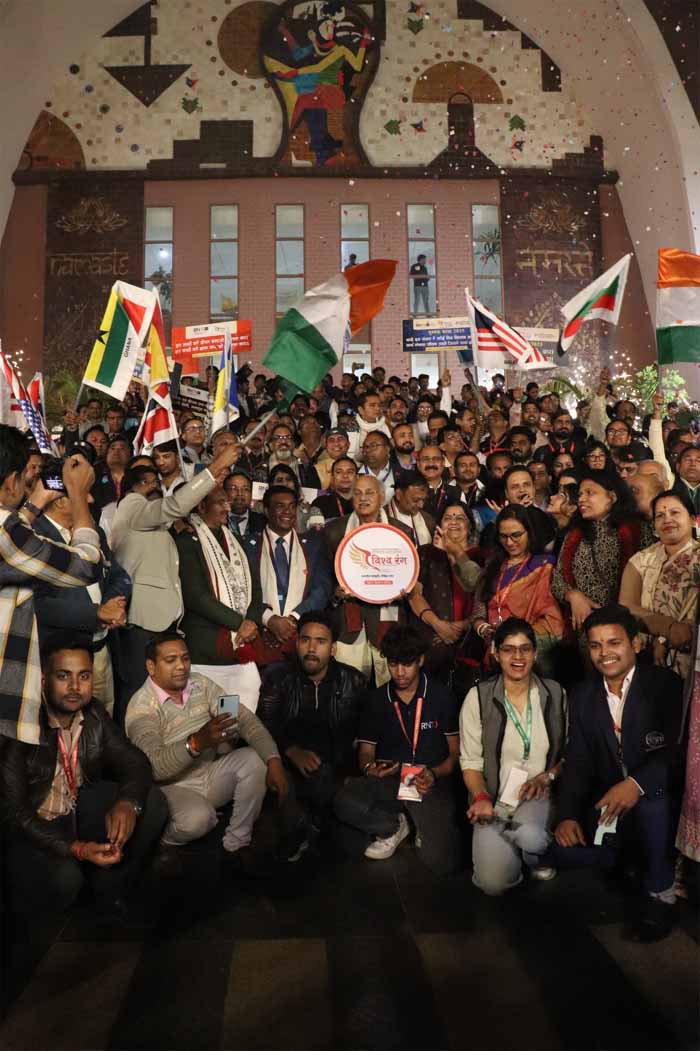 सोना महापात्रा की सुरमयी शाम: भव्य सुर–संध्या में विश्वरंग का मंच झिला उठा