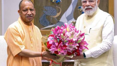 अयोध्या में 25 नवंबर को होगा राम मंदिर ध्वजारोहण, पीएम मोदी और सीएम योगी को सौंपा गया निमंत्रण