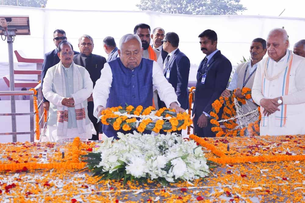 देश के पहले राष्ट्रपति डॉ. राजेन्द्र प्रसाद की जयंती पर राज्यपाल और CM नीतीश का नमन