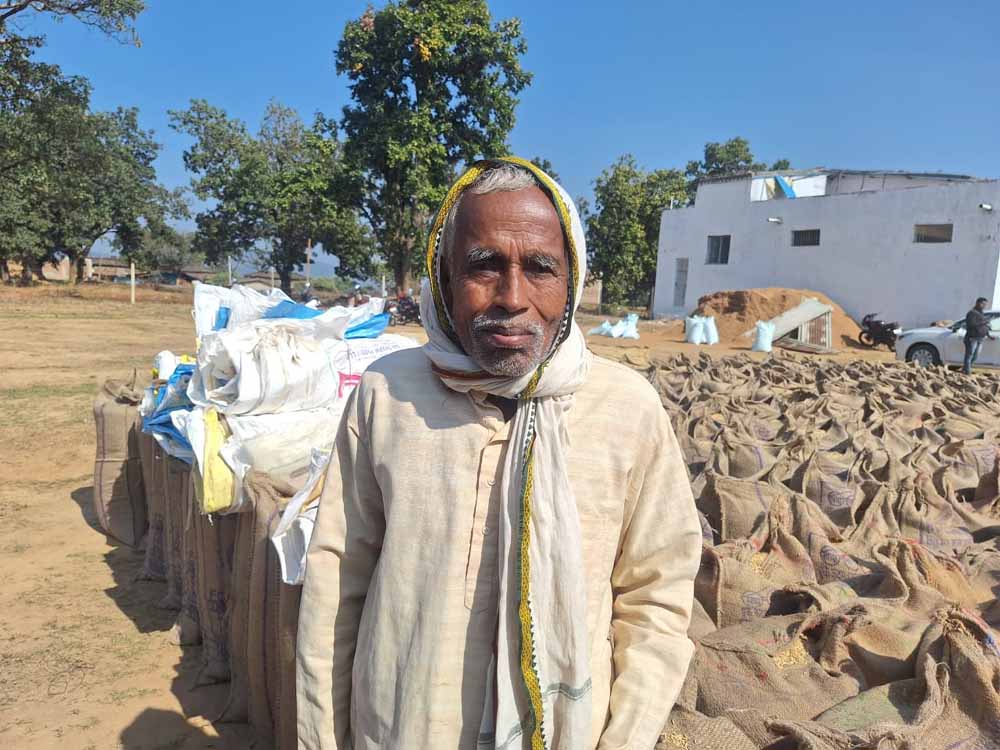 मृणाल मंडल ने धान विक्रय का सही मूल्य मिला मृणाल मंडल ने धान विक्रय का सही मूल्य मिला