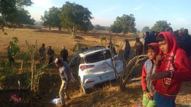 तेज रफ्तार कार ट्रेलर से भिड़ी, एक ही गांव के 5 लोगों की दर्दनाक मौत