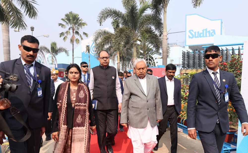 पटना डेयरी प्रोजेक्ट का सीएम ने लिया जायज़ा, दुग्ध उत्पादन बढ़ाने के दिए निर्देश