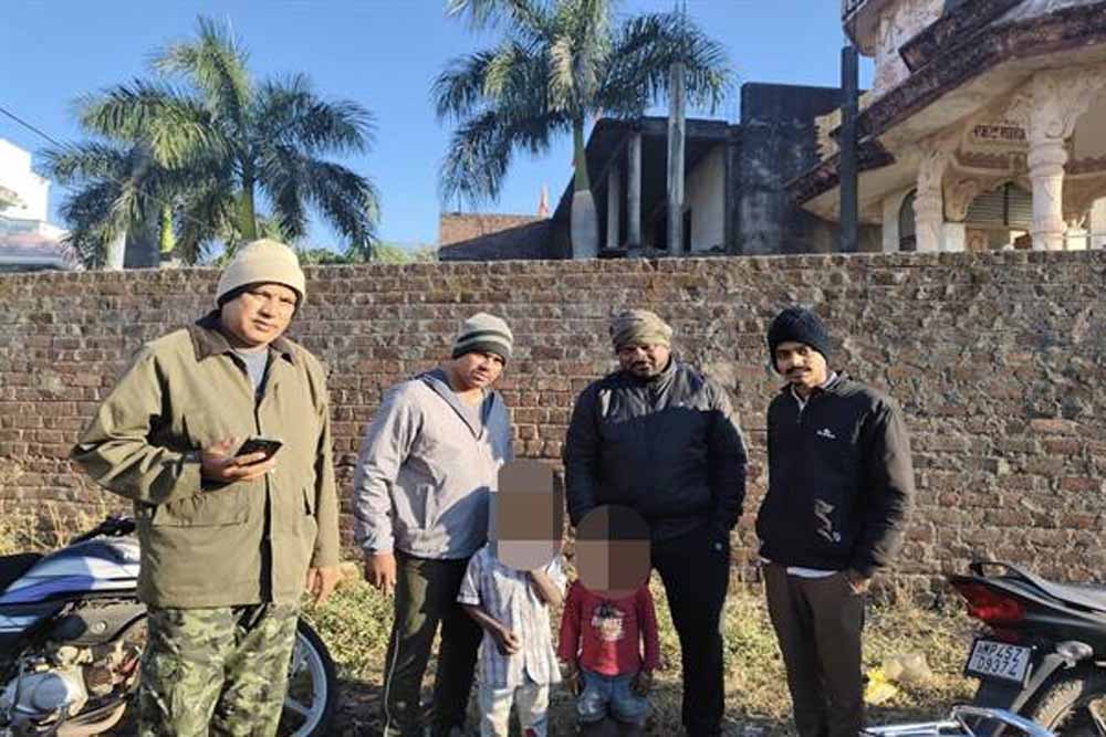 मध्यप्रदेश पुलिस की मानवीय पहल, विगत एक सप्ताह में 19 बिछड़े बच्चों को सकुशल परिजनों से मिलाया मध्यप्रदेश पुलिस की मानवीय पहल, विगत एक सप्ताह में 19 बिछड़े बच्चों को सकुशल परिजनों से मिलाया