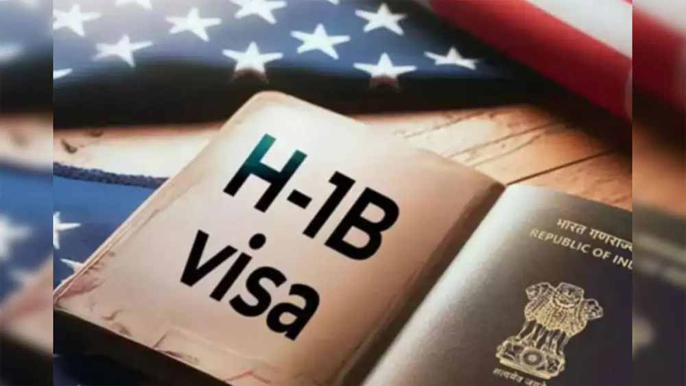 भारत में H-1B वीजा अपॉइंटमेंट्स बड़े पैमाने पर रद्द, आवेदकों की बढ़ी परेशानी भारत में H-1B वीजा अपॉइंटमेंट्स बड़े पैमाने पर रद्द, आवेदकों की बढ़ी परेशानी