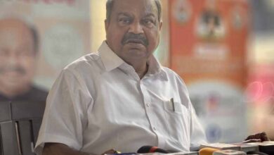 गांधी प्रतिमा के सामने कांग्रेस का प्रदर्शन शर्मनाक: पुरंदर मिश्रा, सोनिया-राहुल पर साधा निशाना