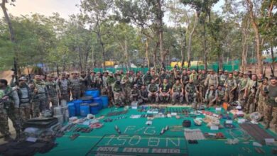 सुरक्षा बलों की बड़ी कार्रवाई: नक्सली ऑर्डिनेंस फैक्ट्री ध्वस्त, भारी हथियार बरामद