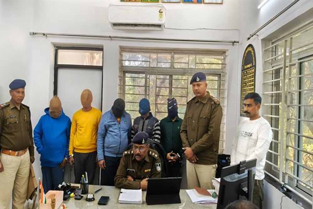 मध्यप्रदेश पुलिस की क्रिप्टो निवेश, एटीएम फ्रॉड, खेत में गड़ा सोना निकालने, किसानों को ऑर्गेनिक खाद एवं शासकीय सब्सिडी का झांसा देकर ठगी करने वालों पर प्रभावी कार्रवाही मध्यप्रदेश पुलिस की क्रिप्टो निवेश, एटीएम फ्रॉड, खेत में गड़ा सोना निकालने, किसानों को ऑर्गेनिक खाद एवं शासकीय सब्सिडी का झांसा देकर ठगी करने वालों पर प्रभावी कार्रवाही