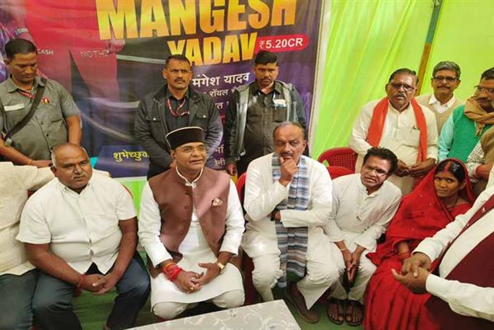 पांढुर्णा में मंत्री सारंग ने युवा खिलाड़ी मंगेश यादव के परिजन से की भेंट