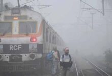 कोहरे का कहर: रांची–नई दिल्ली राजधानी एक्सप्रेस 10.5 घंटे लेट, भूख-प्यास से बेहाल यात्री