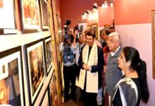 महाराष्ट्र के मुख्यमंत्री  फडणवीस ने रामायण से संबंधित प्रदर्शनी का किया लोकार्पण