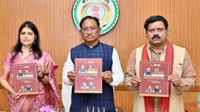 प्रधानमंत्री आवास योजना (ग्रामीण) में ऐतिहासिक उपलब्धि: मुख्यमंत्री विष्णु देव साय ने कॉफी टेबल बुक का किया अनावरण