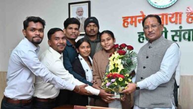 मुख्यमंत्री साय से शासकीय आदर्श पोस्ट मैट्रिक आदिवासी बालक छात्रावास के प्रतिनिधिमंडल ने की सौजन्य मुलाकात