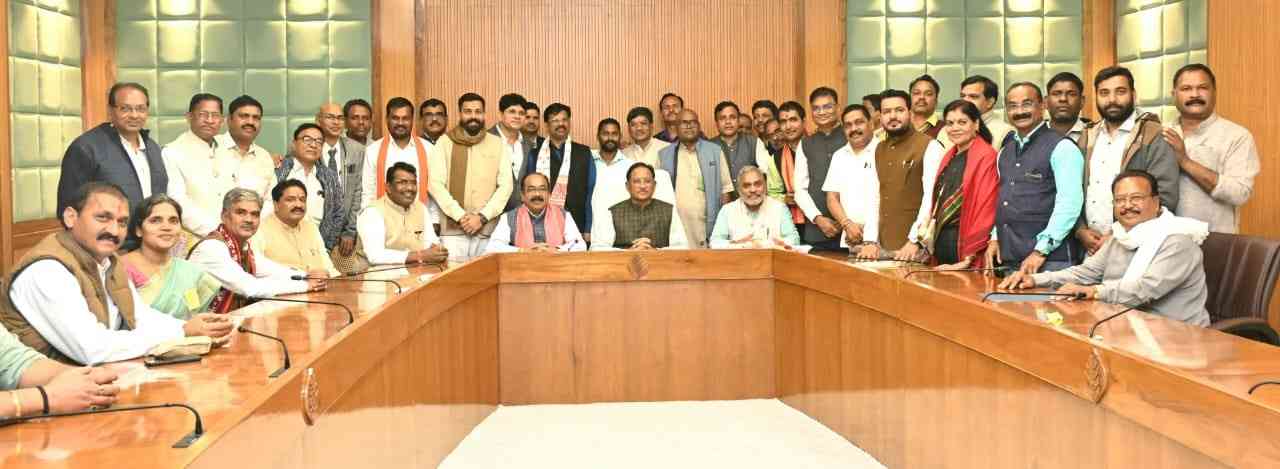 मुख्यमंत्री साय से साहू समाज के प्रतिनिधिमंडल ने की सौजन्य मुलाकात मुख्यमंत्री साय से साहू समाज के प्रतिनिधिमंडल ने की सौजन्य मुलाकात