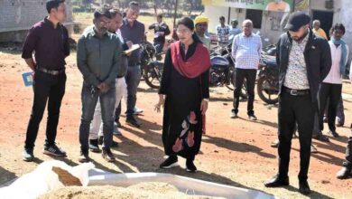 धान खरीदी केंद्रों का कलेक्टर ने किया आकस्मिक निरीक्षण धान खरीदी केंद्रों का कलेक्टर ने किया आकस्मिक निरीक्षण