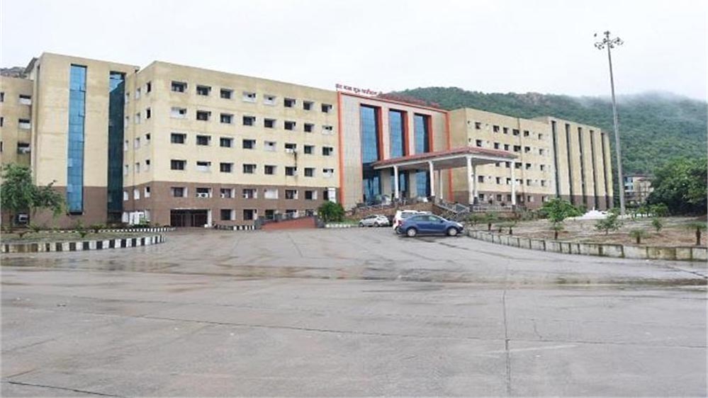 रायगढ़ मेडिकल कॉलेज में मरीजों के लिए न्यूरोसर्जन, यूरो सर्जन और नेफ्रोलॉजी डॉक्टर की सुविधा शुरू रायगढ़ मेडिकल कॉलेज में मरीजों के लिए न्यूरोसर्जन, यूरो सर्जन और नेफ्रोलॉजी डॉक्टर की सुविधा शुरू