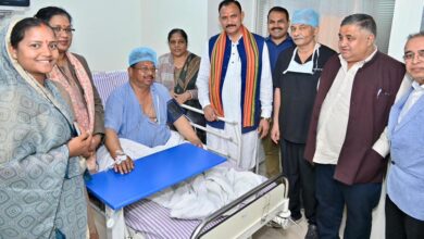 रायपुर : मंत्री अग्रवाल ने लुंड्रा विधायक प्रबोध मिंज से भेंट कर उनका कुशलक्षेम जाना एवं उनके शीघ्र स्वस्थ होने की कामना की रायपुर : मंत्री अग्रवाल ने लुंड्रा विधायक प्रबोध मिंज से भेंट कर उनका कुशलक्षेम जाना एवं उनके शीघ्र स्वस्थ होने की कामना की