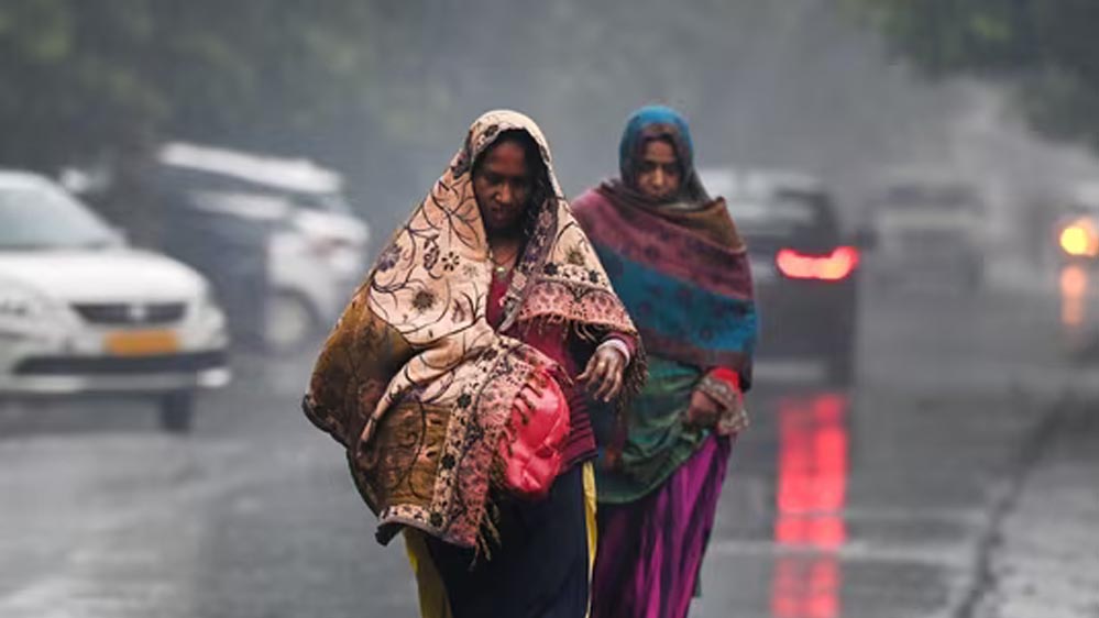 मध्य प्रदेश में अगले 2 दिन कोल्ड वेव का अलर्ट, बड़वानी में भगवान का अभिषेक, सीहोर में ओस की परत