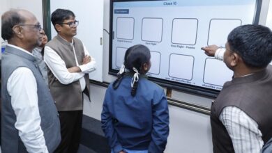 रायपुर : तनाव मुक्त होकर स्वस्थ मन से पढ़ाई करें – वित्तमंत्री श्री ओ.पी.चौधरी