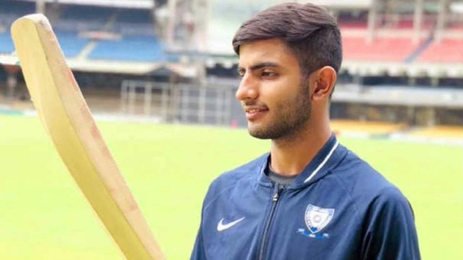 11 छक्के, 9 चौके और 125 रन… कौन हैं सलिल अरोड़ा, जिन्होंने SMAT में मचाई धूम 11 छक्के, 9 चौके और 125 रन… कौन हैं सलिल अरोड़ा, जिन्होंने SMAT में मचाई धूम