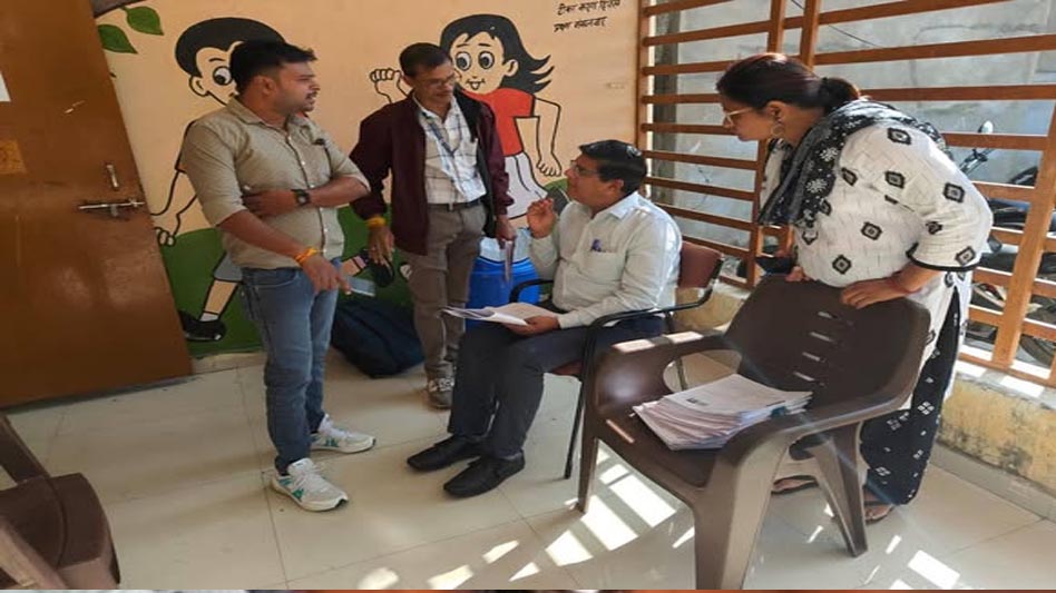 भोपाल की SIR प्रक्रिया में 35 हजार और मतदाताओं के नाम कटे, कुल आंकड़ा 4.43 लाख के पार भोपाल की SIR प्रक्रिया में 35 हजार और मतदाताओं के नाम कटे, कुल आंकड़ा 4.43 लाख के पार