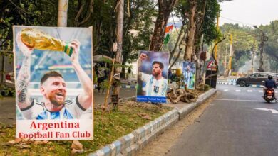 लियोनेल मेसी पहुंचे भारत, कोलकाता में हजारों लोगों ने आधी रात को किया सुपरस्टार का शानदार स्वागत