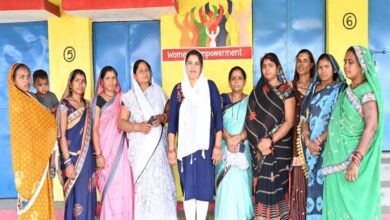 रायपुर : विशेष लेख : छत्तीसगढ़ में महिला विकास की नई इबारत रायपुर : विशेष लेख : छत्तीसगढ़ में महिला विकास की नई इबारत