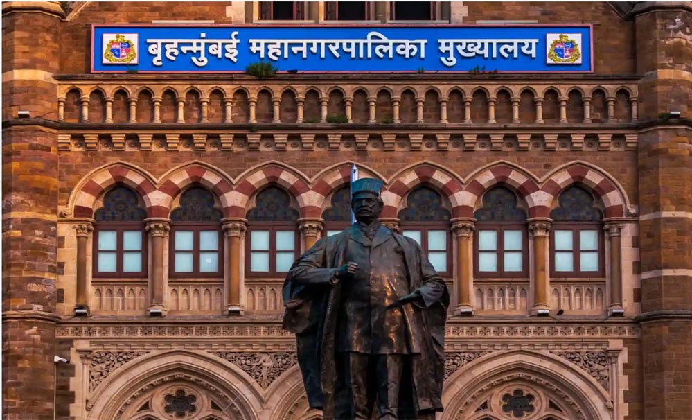 BMC चुनाव में कांग्रेस अकेली, ठाकरे बंधुओं और शरद पवार ने बनाया फासला BMC चुनाव में कांग्रेस अकेली, ठाकरे बंधुओं और शरद पवार ने बनाया फासला