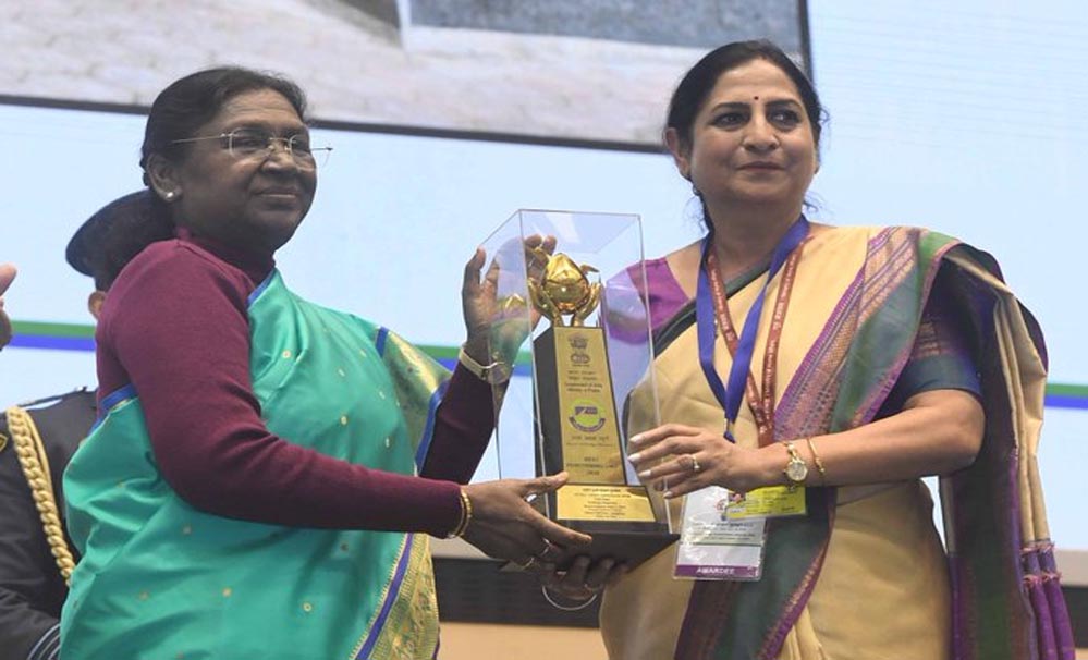 राष्ट्रपति श्रीमती द्रौपदी मुर्मु ने गुना जिले के म्याना रेलवे स्टेशन को ऊर्जा संरक्षण के लिए किया सम्मानित