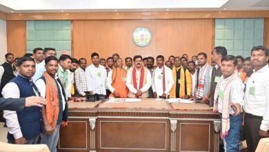 रायपुर में बस्तर संभाग के सरपंचों ने नए विधानसभा भवन में देखी लोकतांत्रिक प्रक्रिया रायपुर में बस्तर संभाग के सरपंचों ने नए विधानसभा भवन में देखी लोकतांत्रिक प्रक्रिया