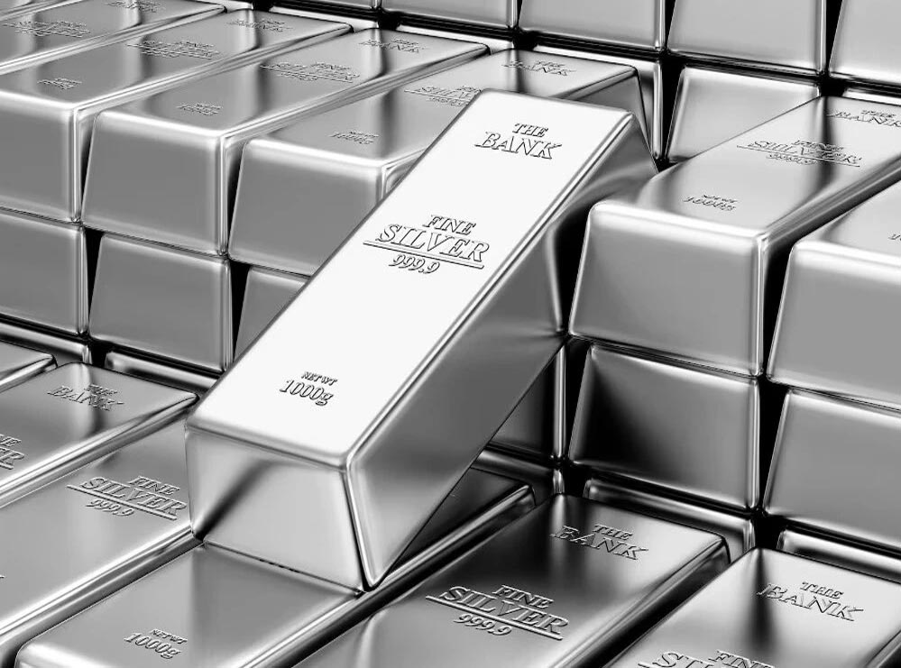 चांदी की कीमत MCX पर 40 साल में पहली बार 2,06,111 रुपये प्रति किलो, तेल की तुलना में चांदी भारी