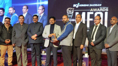 रायपुर : औषधीय एवं सुगंधित पौधों के कृषिकरण में उत्कृष्ट कार्य के लिए छत्तीसगढ़ के तीन जिलों को मिलेनियर फार्मर ऑफ इंडिया–2025 अवॉर्ड रायपुर : औषधीय एवं सुगंधित पौधों के कृषिकरण में उत्कृष्ट कार्य के लिए छत्तीसगढ़ के तीन जिलों को मिलेनियर फार्मर ऑफ इंडिया–2025 अवॉर्ड