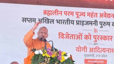 मुख्यमंत्री योगी आदित्यनाथ ने नौजवानों का किया आह्वान- खेलोगे तो खिलोगे मुख्यमंत्री योगी आदित्यनाथ ने नौजवानों का किया आह्वान- खेलोगे तो खिलोगे