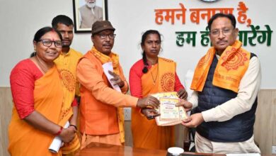 मुख्यमंत्री से अखिल विश्व गायत्री परिवार के सदस्यों ने सौजन्य मुलाकात की