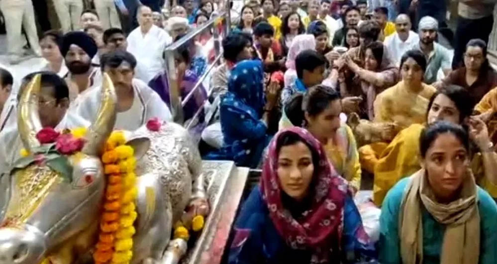 श्रीलंका पर धमाकेदार जीत के बाद भारतीय महिला टीम ने नरसिंह स्वामी मंदिर में लिया आशीर्वाद