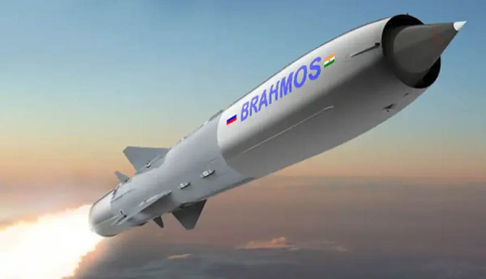 BrahMos ER Version का नया अवतार: दिल्ली से बस एक बटन, लक्षित होंगे लाहौर और इस्लामाबाद