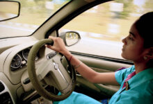 कैब बुकिंग में महिलाओं को बड़ी राहत, Ola-Uber-Rapido पर मिलेगा महिला ड्राइवर चुनने का विकल्प